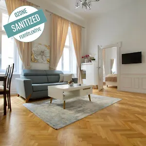 Luxury By Hi5 - Havas Street Appartement Boedapest
